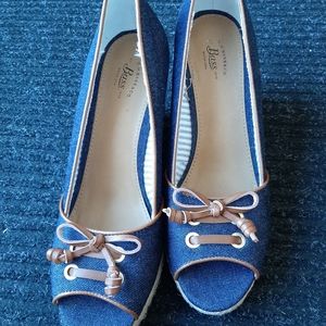 G.H. Bass & Co. Women's Blue Denim Flats